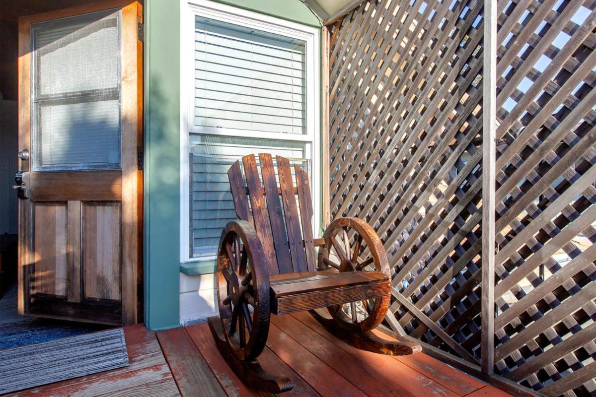 Alameda 3Br Unique Victorian Penthouse With Deck And Outdoor Furniture, Ac, 3 Blocks To Beach & Shopping Center & 2 Free Parking Spaces ภายนอก รูปภาพ