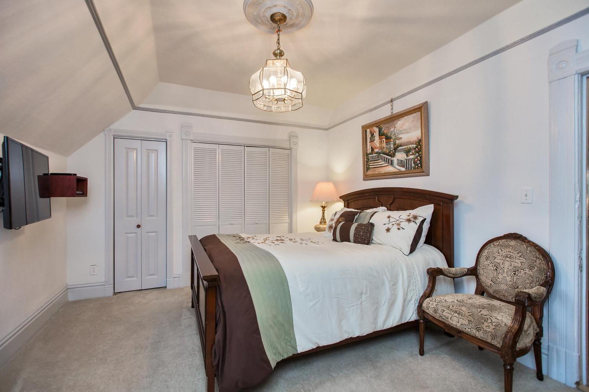 Alameda 3Br Unique Victorian Penthouse With Deck And Outdoor Furniture, Ac, 3 Blocks To Beach & Shopping Center & 2 Free Parking Spaces ภายนอก รูปภาพ